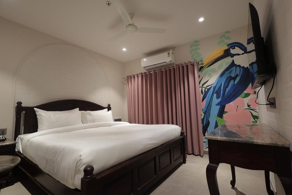 Bed, Photo of the whole room, Bedroom