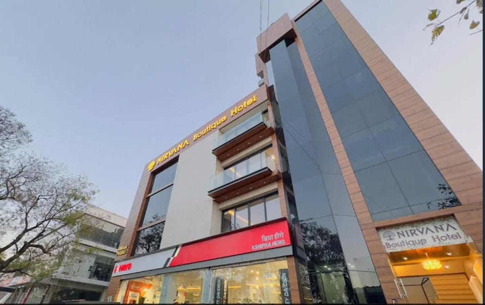 Property building, Facade/entrance