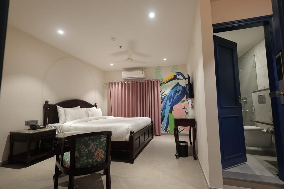 Photo of the whole room, Bedroom