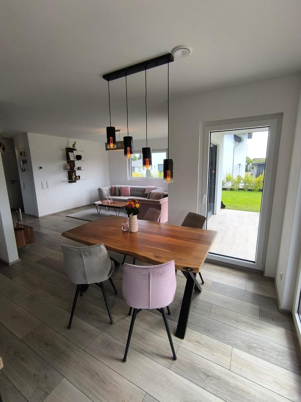 Living room, Seating area, Dining area