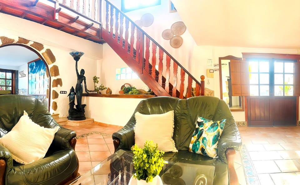 TV and multimedia, Living room, Decorative detail