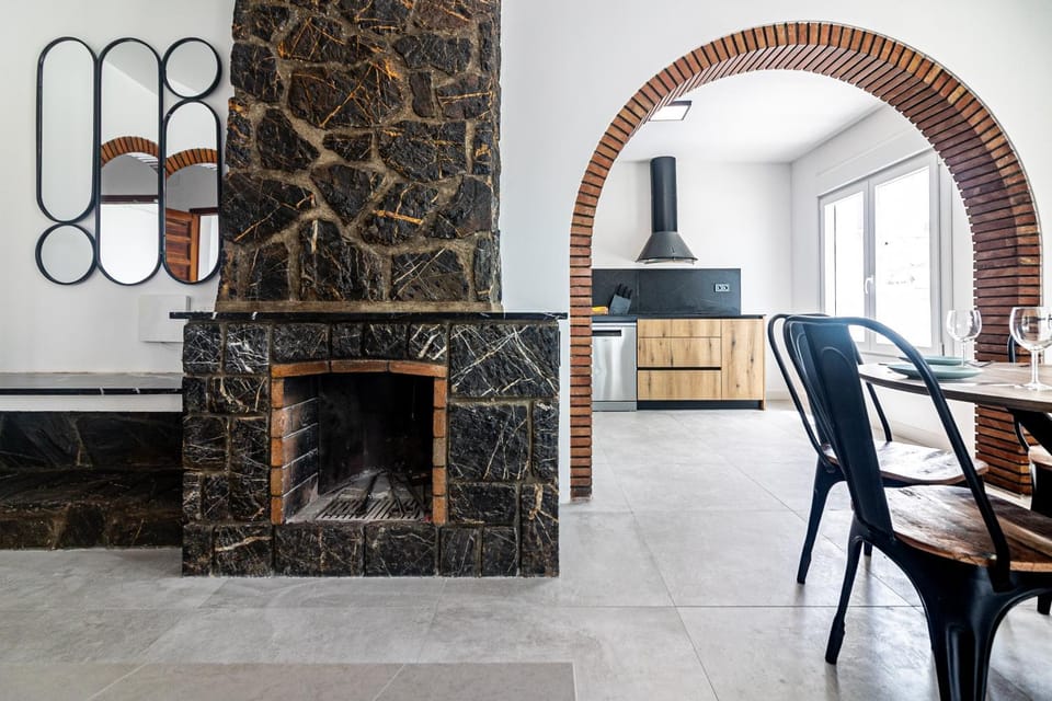 Kitchen or kitchenette, Living room, Dining area