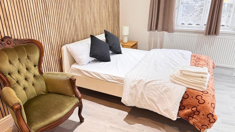 Panthea Home Bed and Breakfast in Ilford