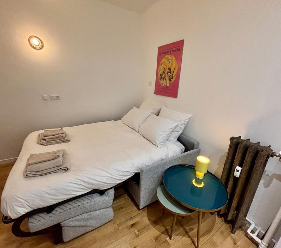 Beautiful new and comfortable studio 10min from Montmartre Apartment in Paris