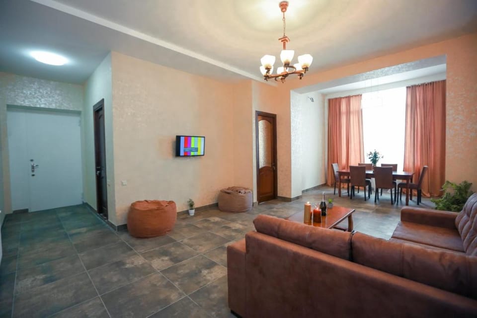 TV and multimedia, Living room, Dining area