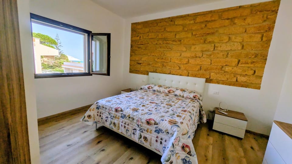 Bed, View (from property/room), Photo of the whole room, Bedroom, air conditioner