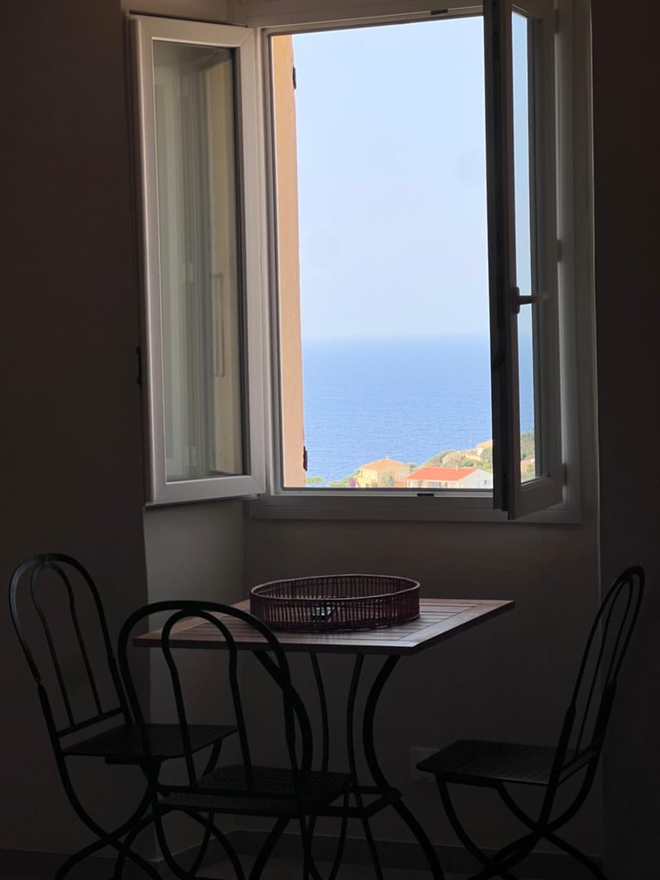 Living room, Dining area, Sea view