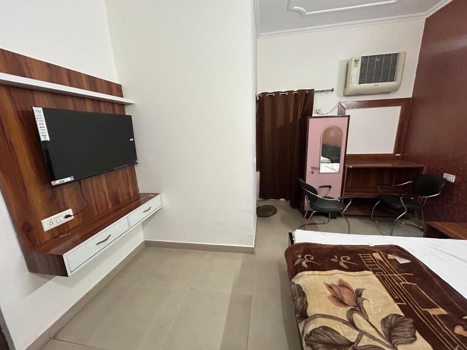 Sam Homestay Bed and Breakfast in Haryana
