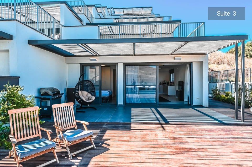 Property building, Balcony/Terrace