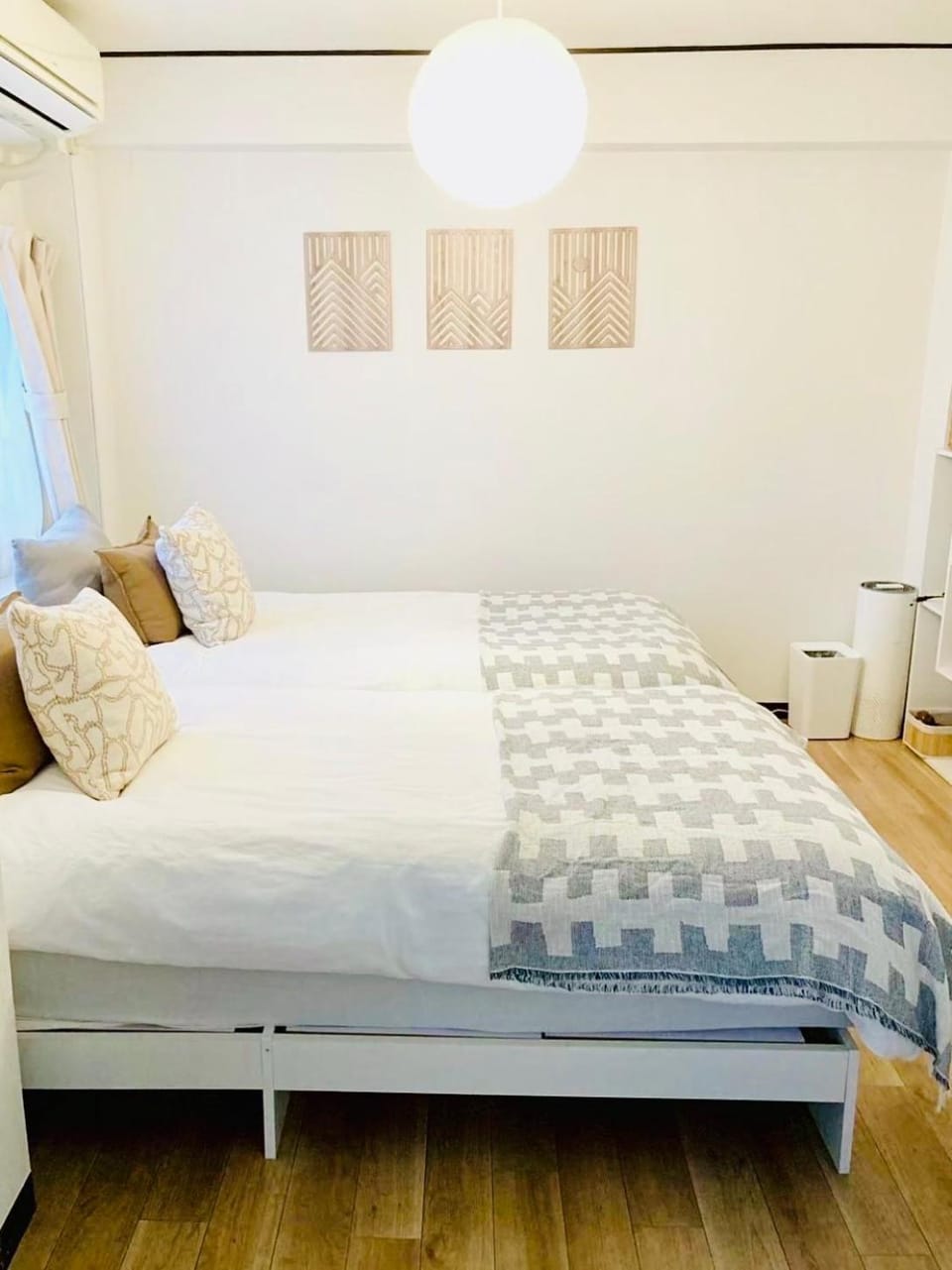 Bed, Bedroom, air conditioner