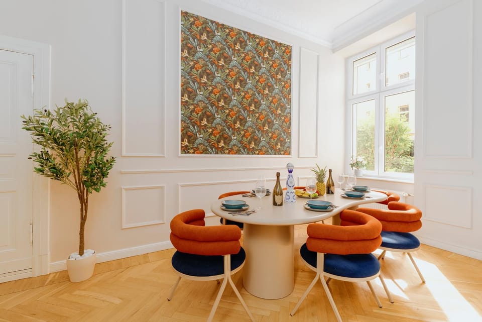 Living room, Dining area