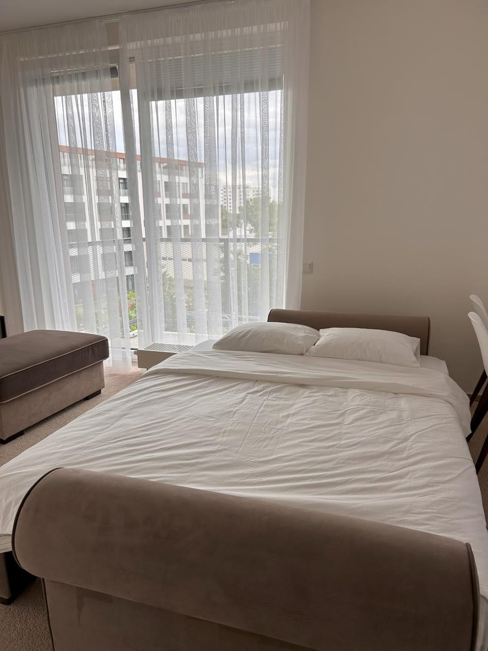 Bed, Living room