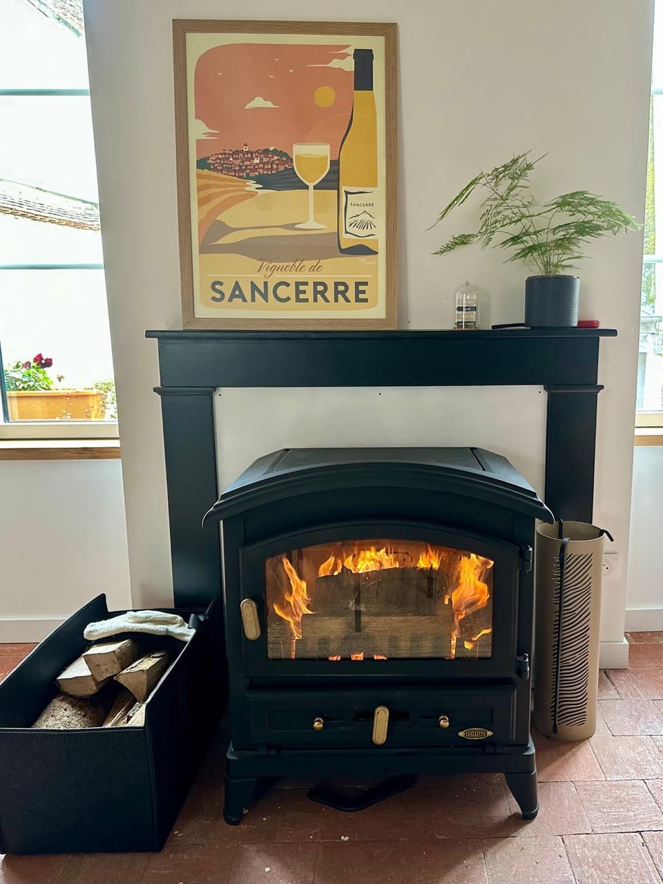 Living room, fireplace, fireplace