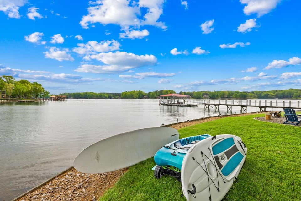 Activities, Canoeing, Lake view