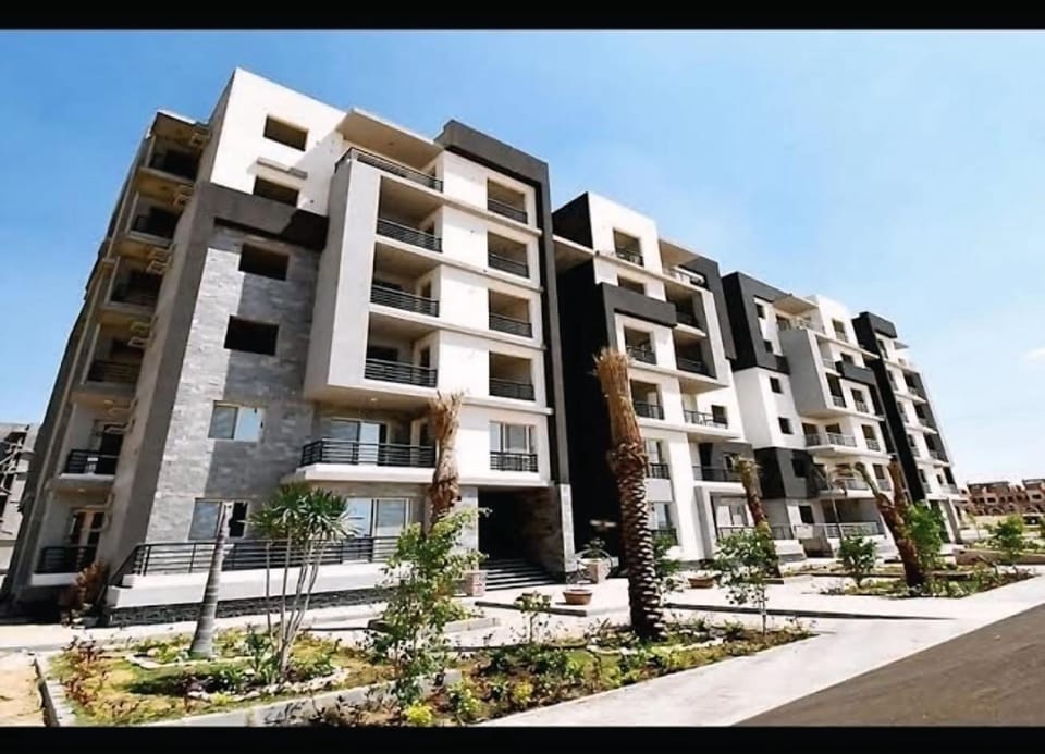 Property building, Day, Neighbourhood, City view, Street view, Location