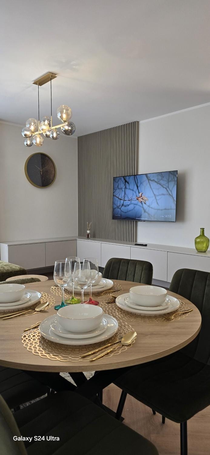 TV and multimedia, Dining area