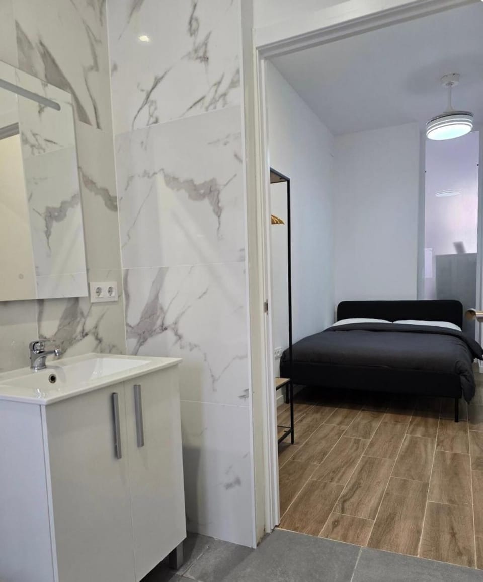 Bed, Bathroom