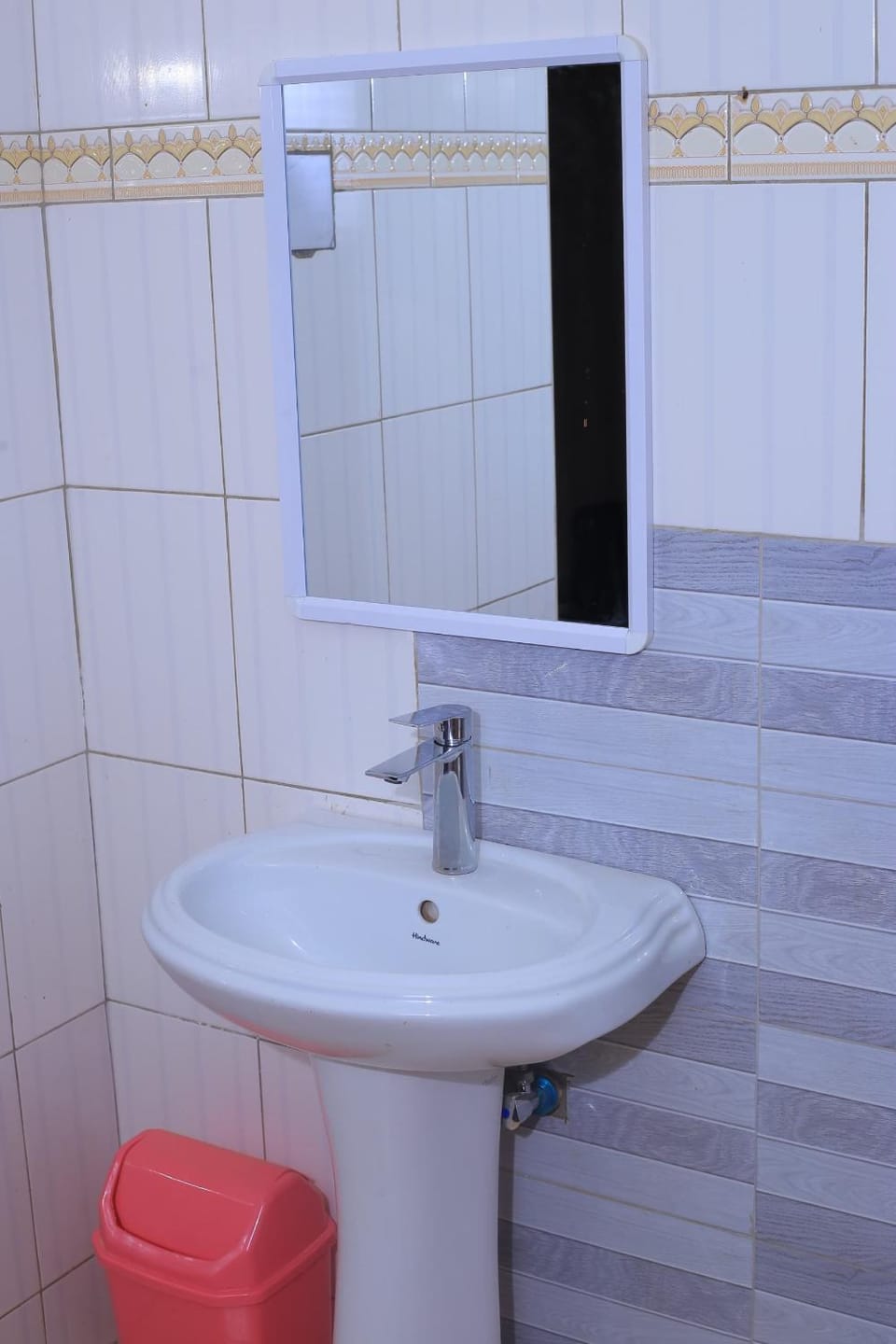 SEVEN J's SUITES Hotel in Uganda