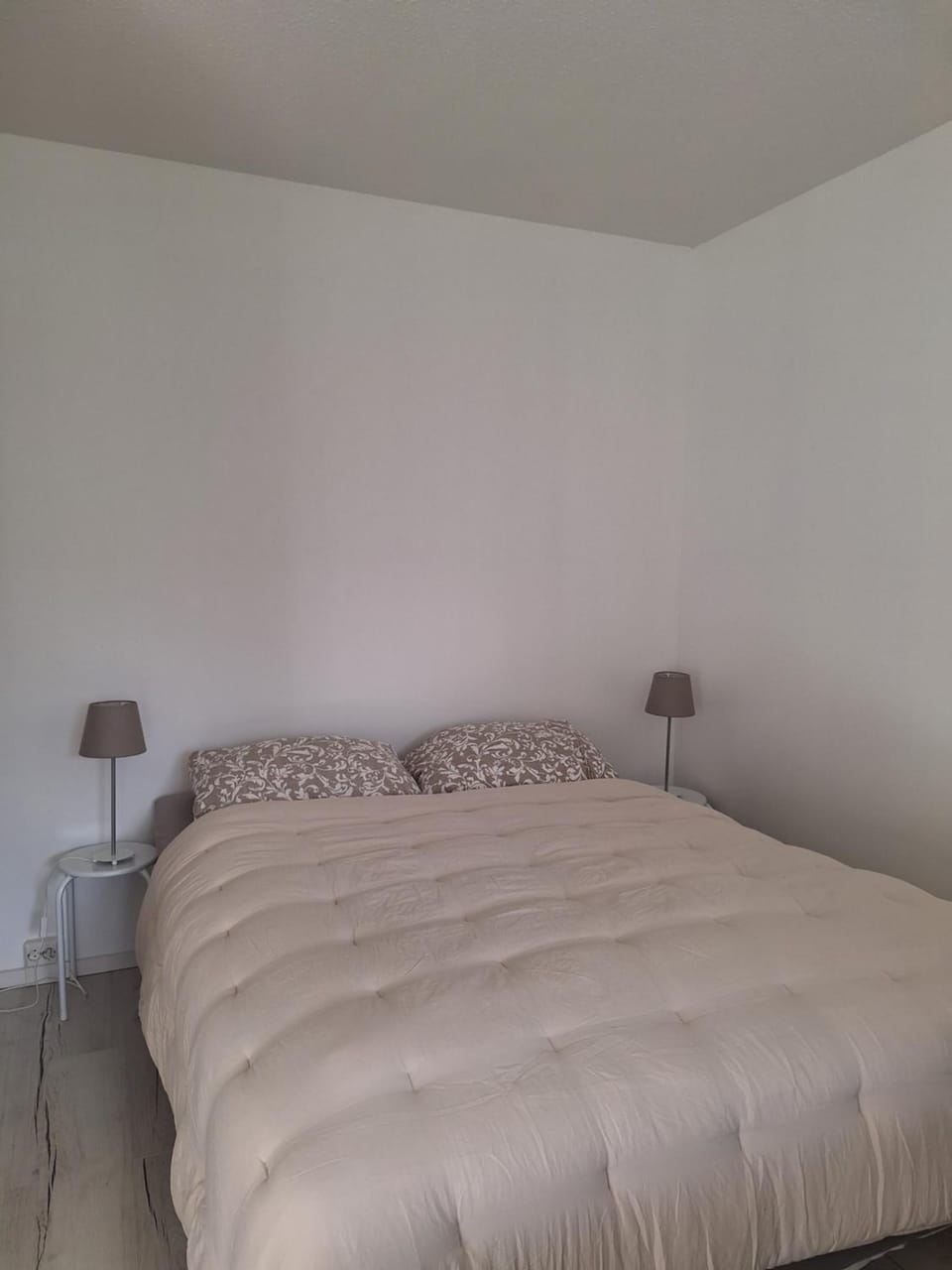 Bed, pet friendly, pet friendly