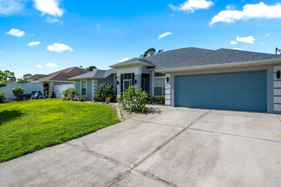 4 BR Heated Private Pool & Lanai House in North Port