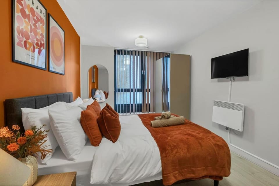 Bed, TV and multimedia, Photo of the whole room, Bedroom, internet