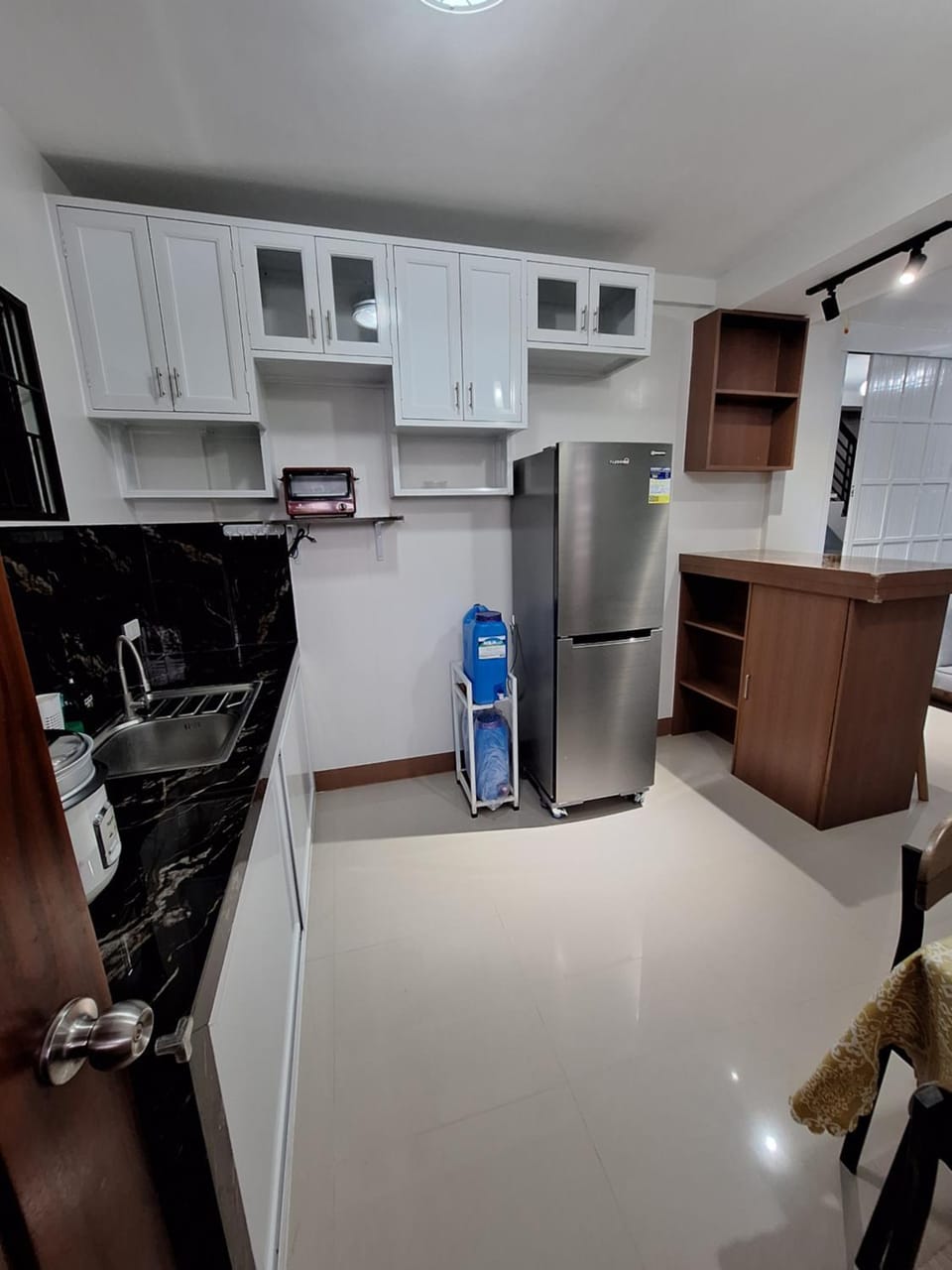Kitchen or kitchenette, minibar, oven, toaster