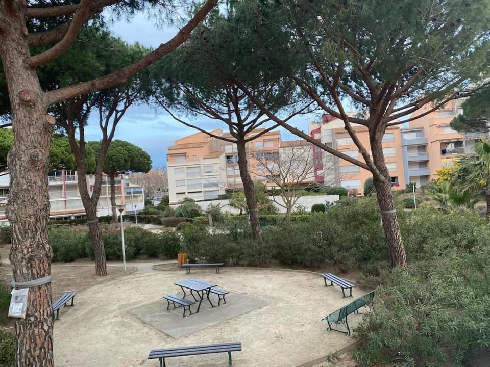 Appartement Le Cap d Agde vue directe sur le port Apartment in Agde