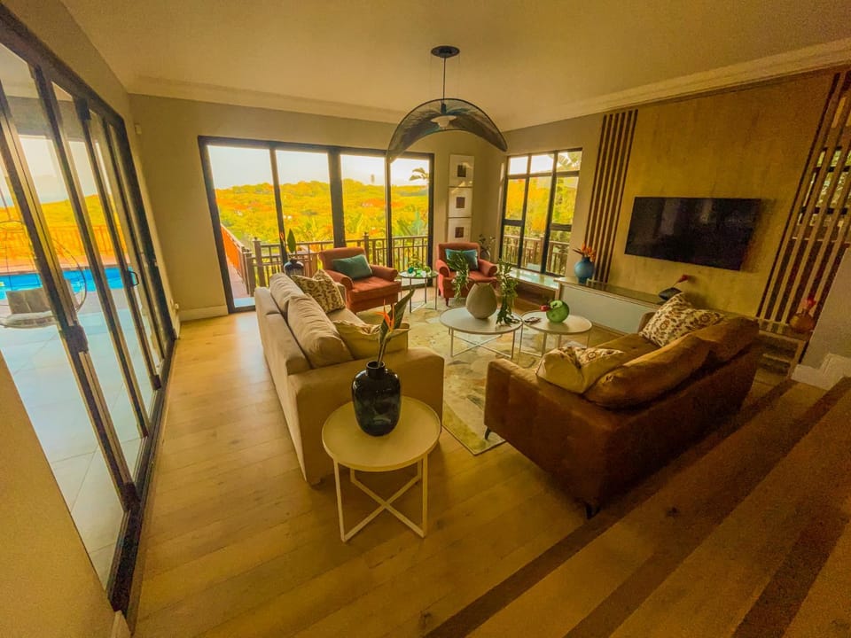 Communal lounge/ TV room