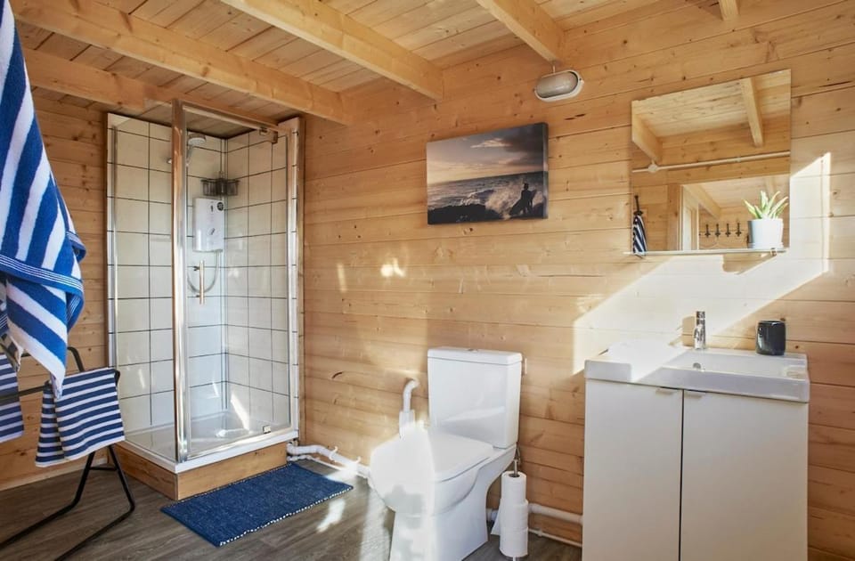 The Lookout - Log Cabin, Braunton Cabin in Braunton