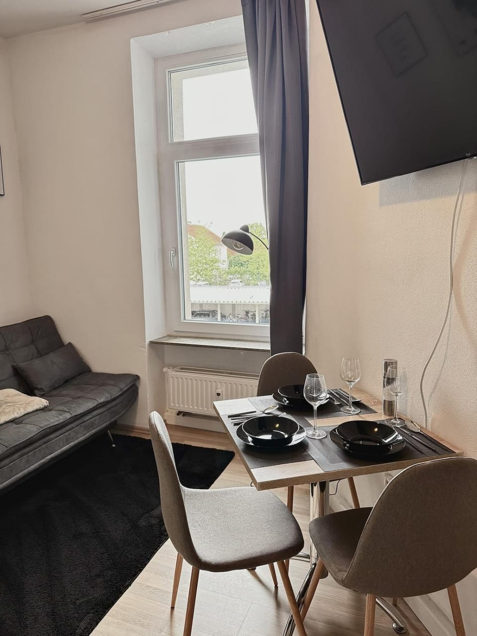 Seating area, Dining area