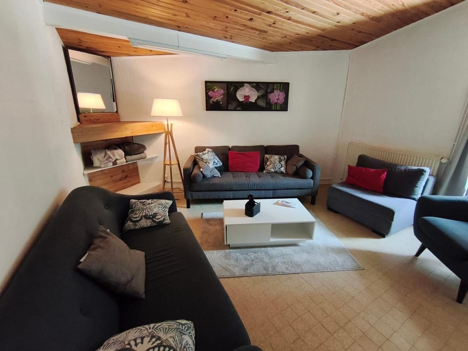 Communal lounge/ TV room, TV and multimedia, Living room