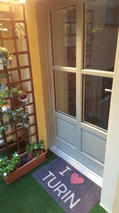 TO Chic & Cheap Apartment in Turin