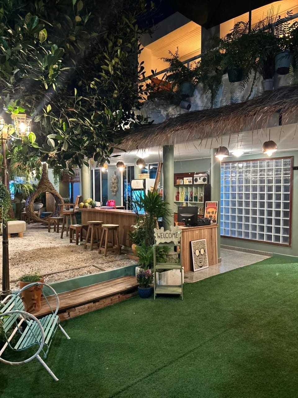 The oasis on 8 Villa pool table & KTV Villa in Bangkok
