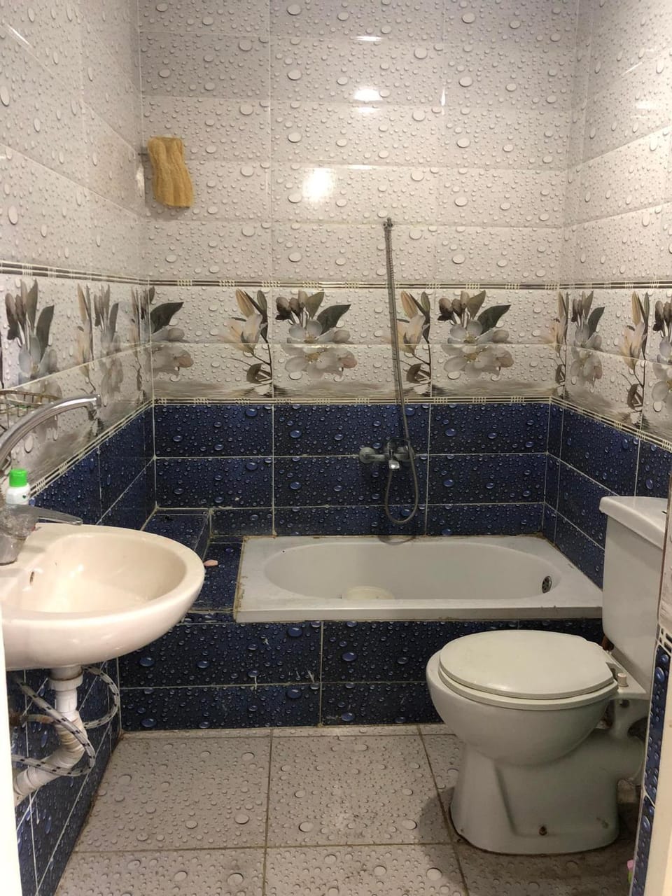 شقة بميامي دقيقتين للبحر دور سادس سلم بها نت Apartment in Alexandria