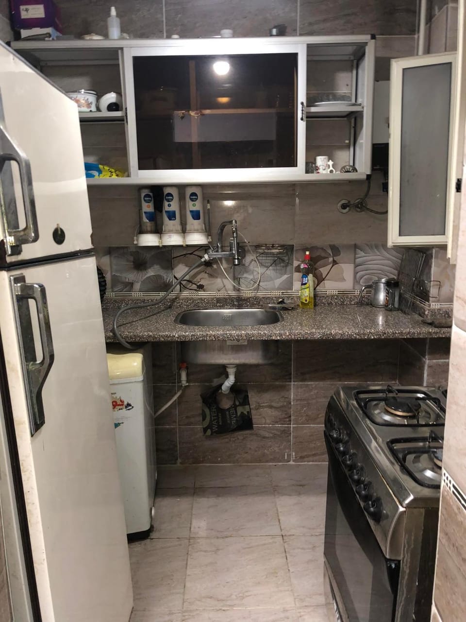 شقة بميامي دقيقتين للبحر دور سادس سلم بها نت Apartment in Alexandria