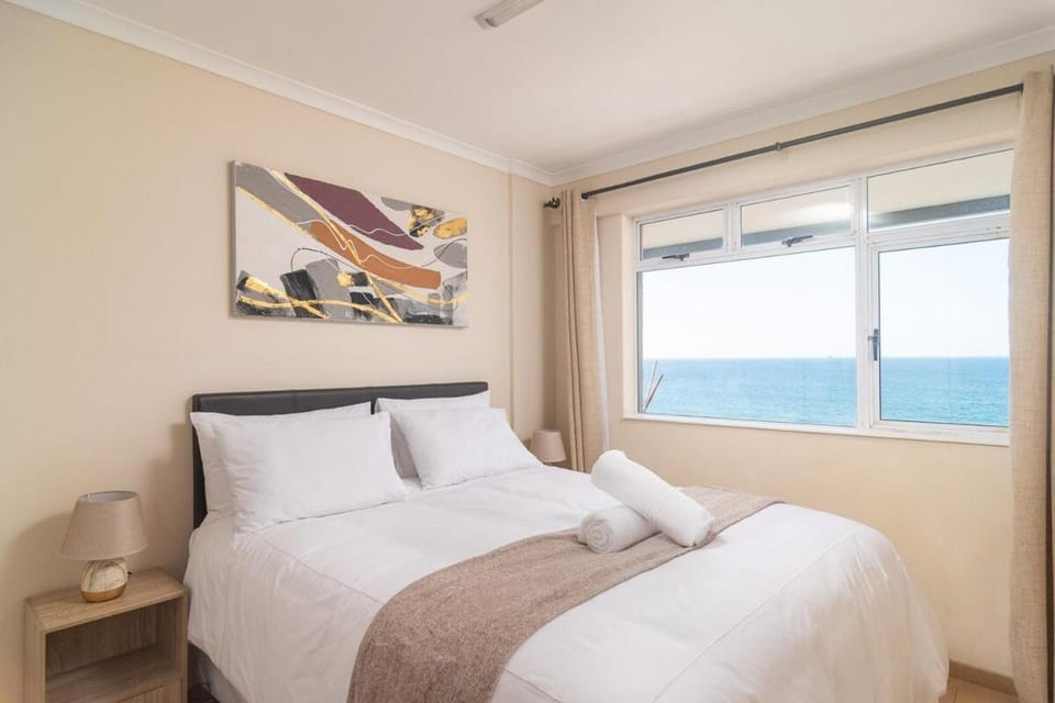 Bed, Bedroom, Sea view