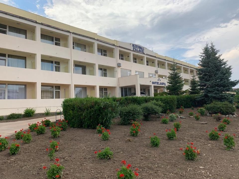Palace Lake Mezotermale Hotel in Dobrich Province, Bulgaria