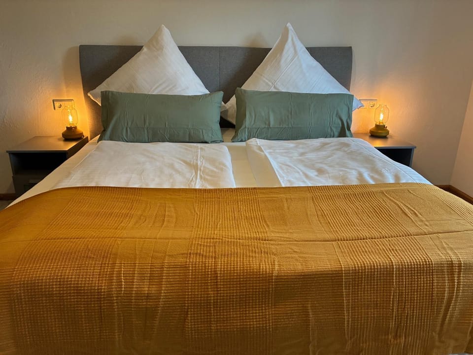 Bed, Bedroom, wardrobe