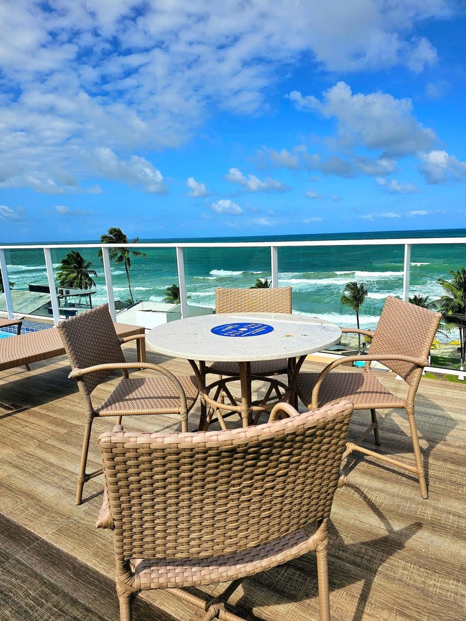 Incrível Ocean Blue a 50 metros do mar e linda vista by HM Apartment in Ipojuca
