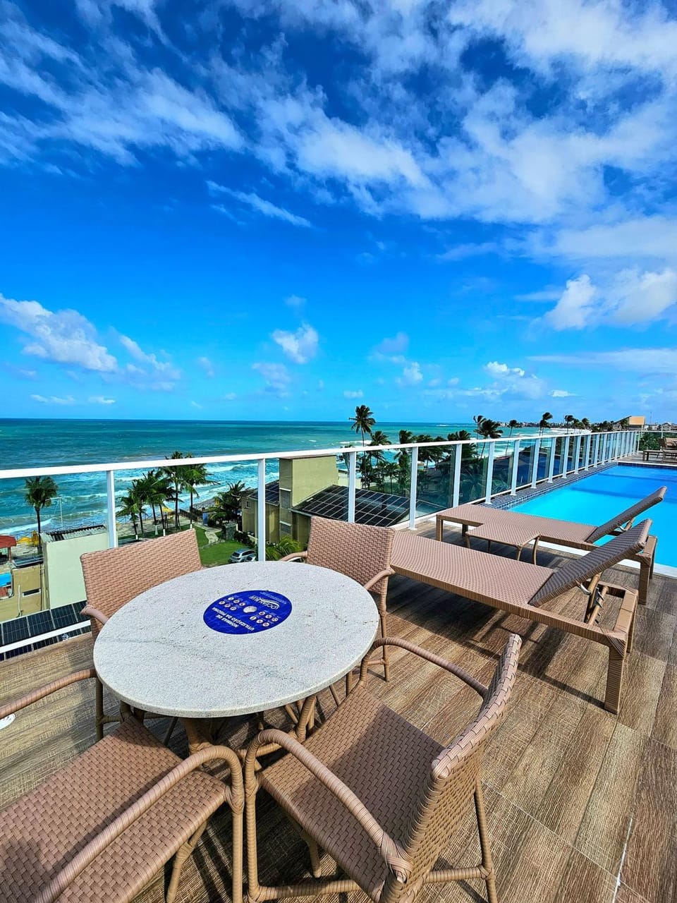 Incrível Ocean Blue a 50 metros do mar e linda vista by HM Apartment in Ipojuca