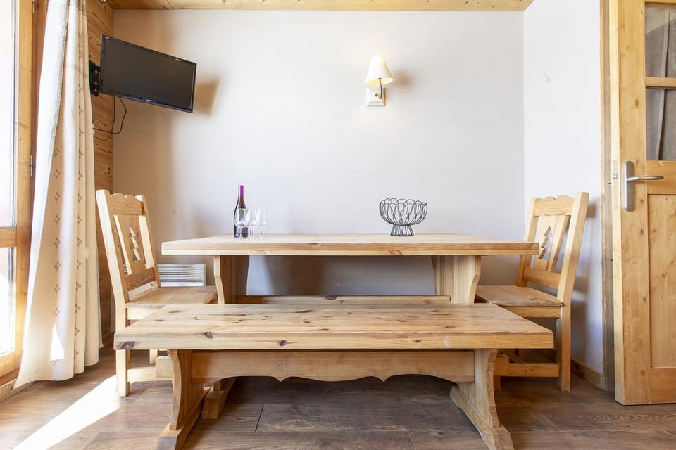 TV and multimedia, Dining area