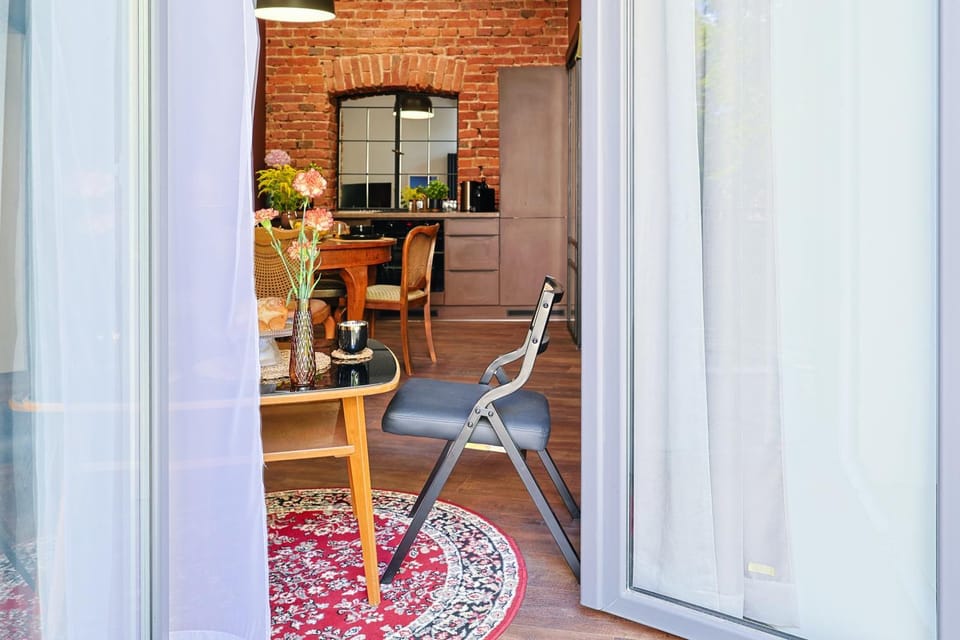 Kitchen or kitchenette, Living room, Seating area, Dining area