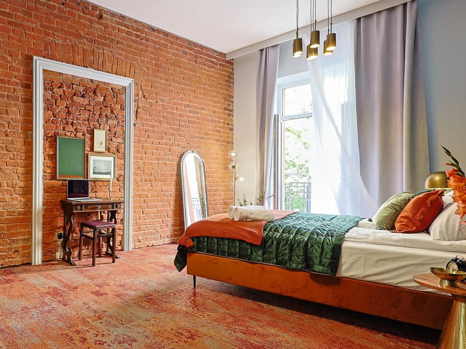 Property building, Bed, Bedroom