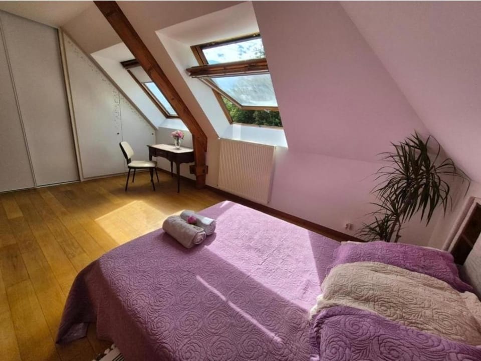 Grande chambre au calme Vacation rental in Île-de-France