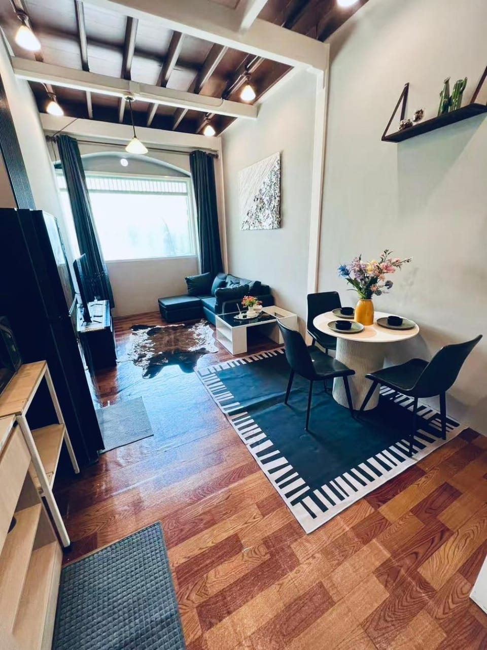 TV and multimedia, Living room, Dining area