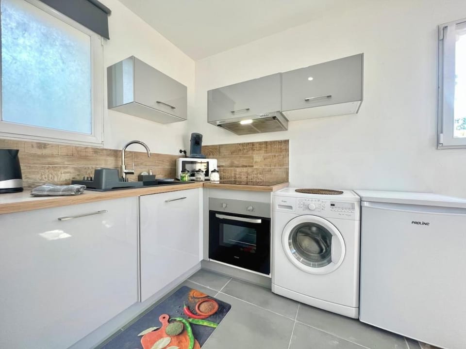 Cigalou - Spacieux, CLIM, Espace extérieur, 2 personnes Apartment in Provence-Alpes-Côte d'Azur