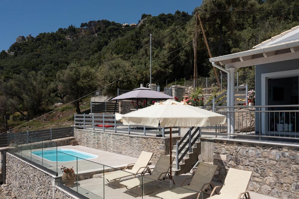 Property building, Balcony/Terrace, Swimming pool