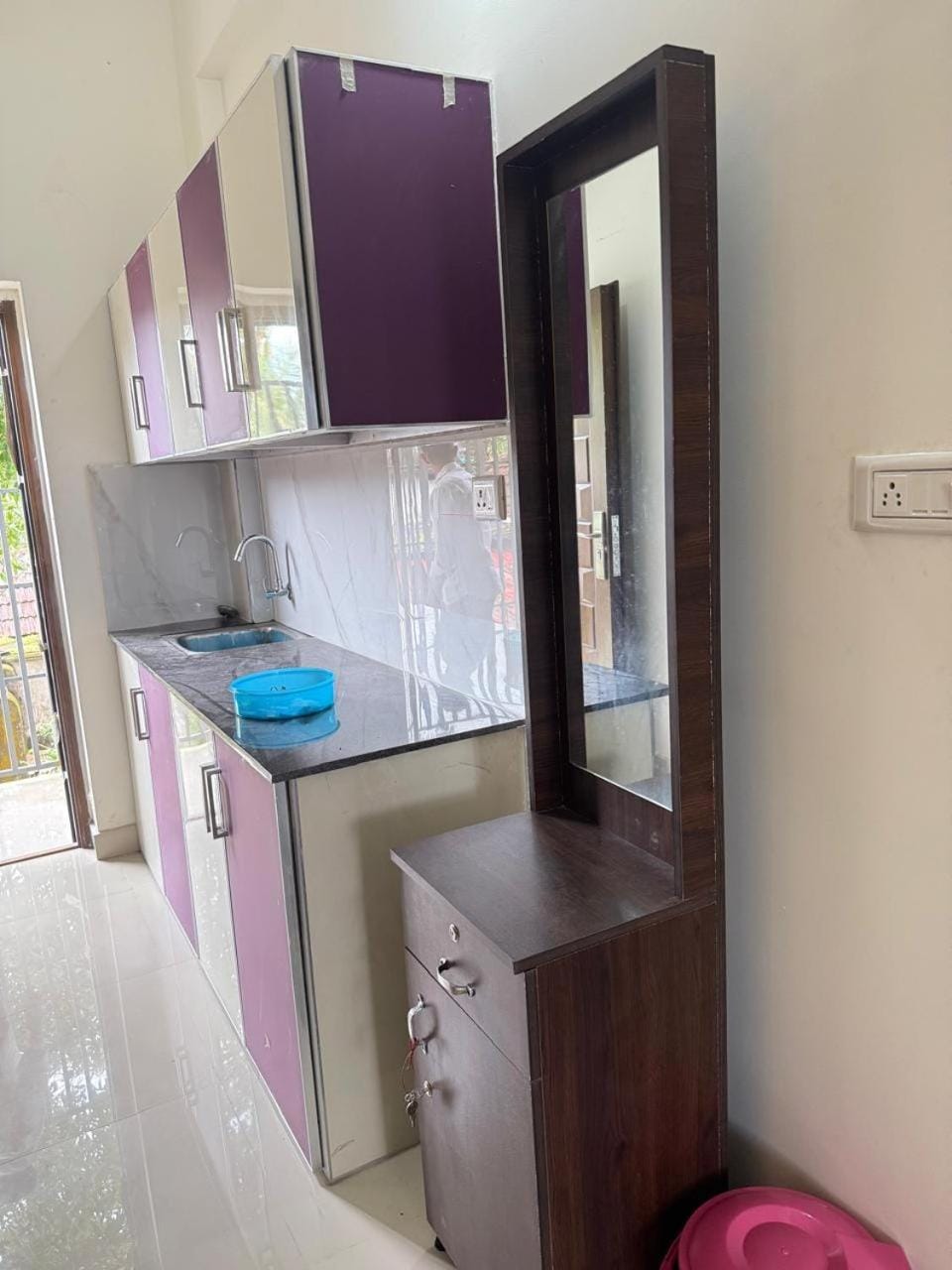 Kitchen or kitchenette