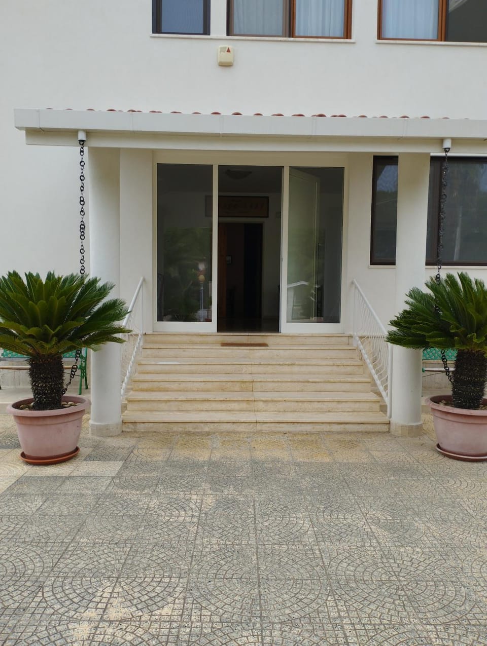 Facade/entrance