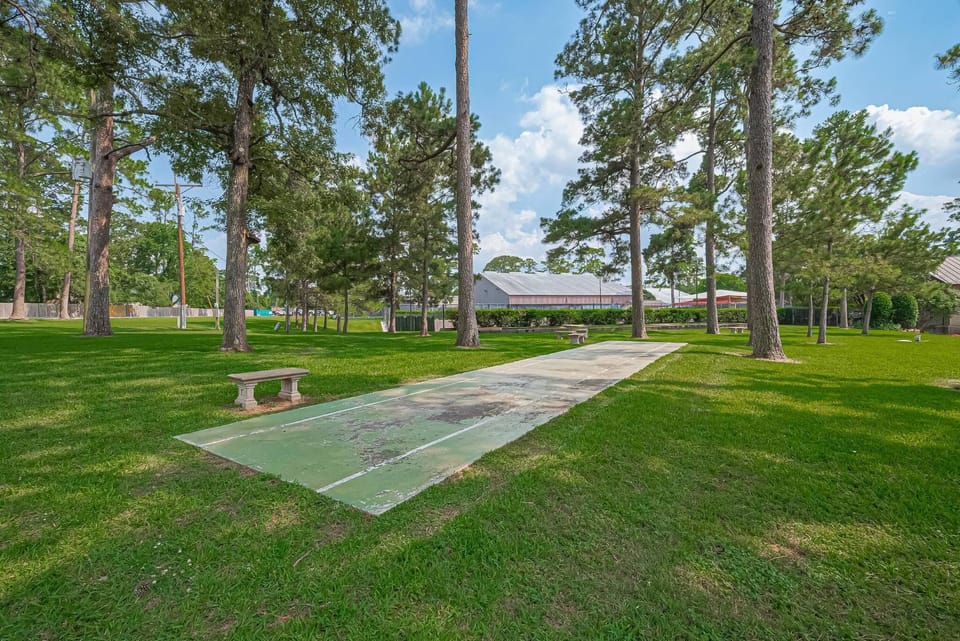 Property building, Natural landscape, Garden, Lake view